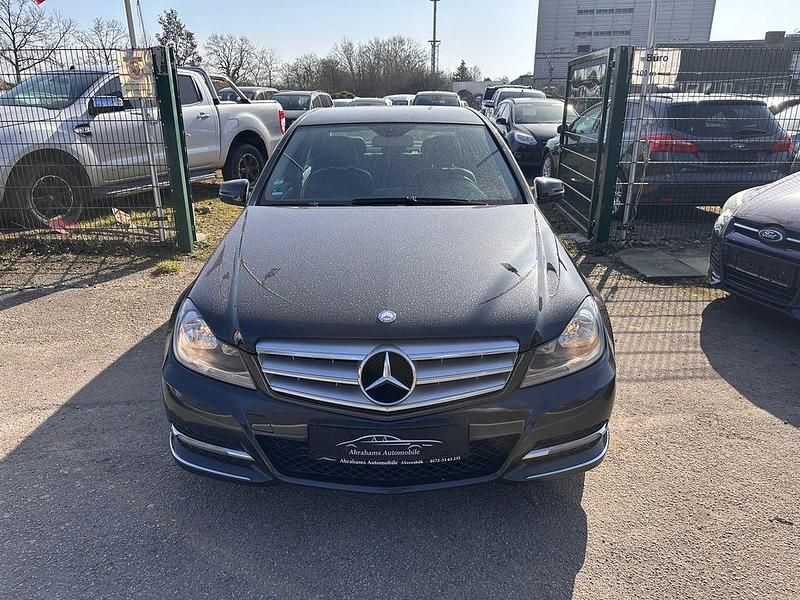 Gebraucht Mercedes C200 136 PS (100 kW) 2012 Schwarz Limousine