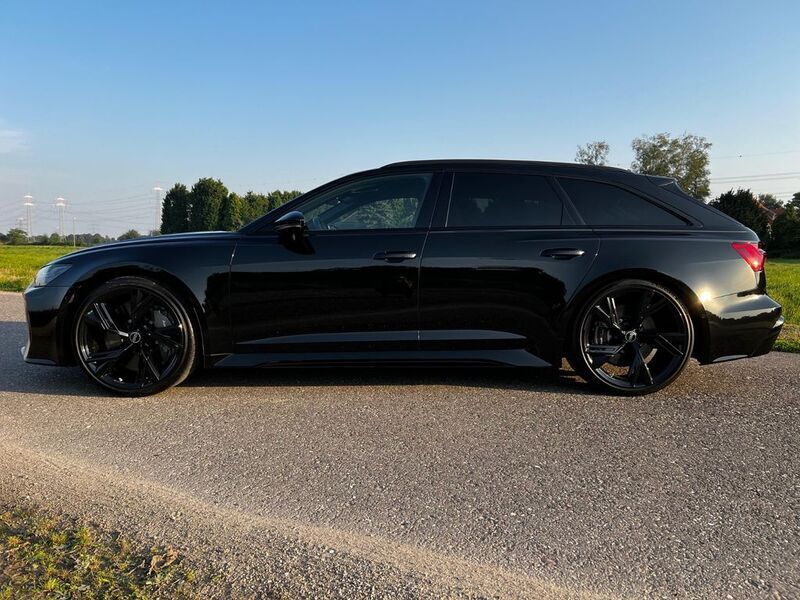 Schwarz Gebraucht 2022 Audi RS6 Ambiente Kombi | 109.500 € (Etwas zu teuer) - Bild 1/4