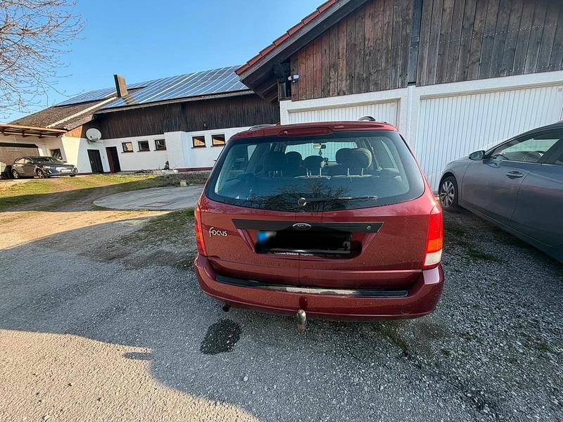 Gebraucht Ford Focus 74 PS (54 kW) 2000 Rot Limousine