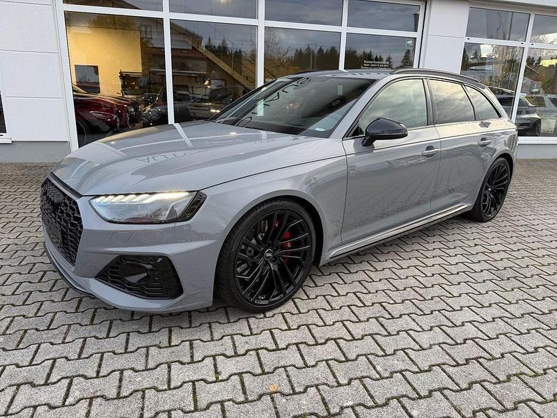Grau Gebraucht 2020 Audi RS4 Ambiente Kombi | 42.999 € - Bild 1/4