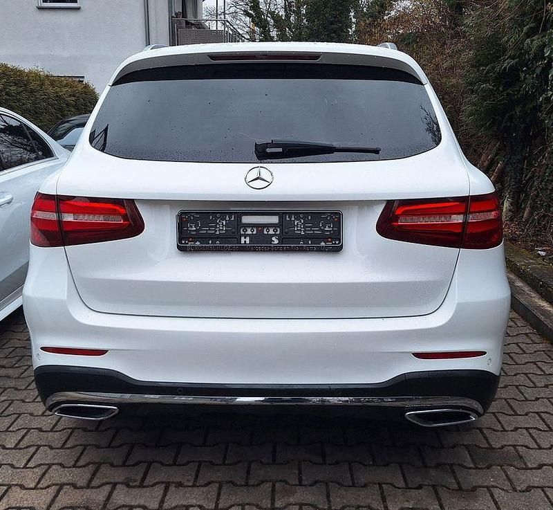 Gebraucht Mercedes GLC220 AMG line 170 PS (125 kW) 2015 Weiß SUV