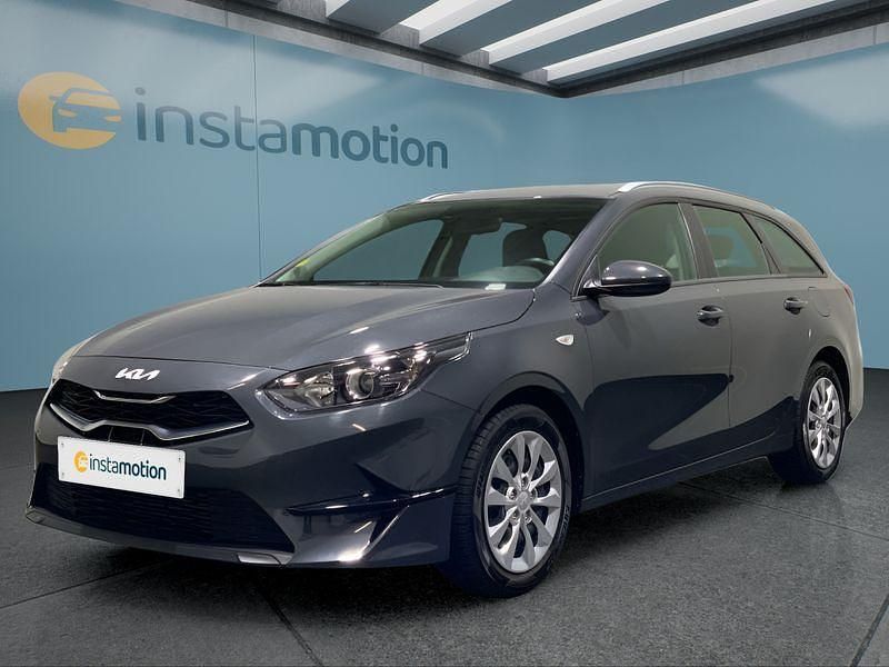 Grau Gebraucht 2023 Kia Ceed Kombi | 20.849 € (Fairer Preis) - Bild 1/4