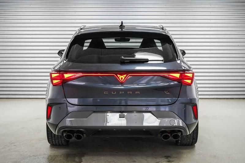 Gebraucht Cupra Leon VZ 2025 Magnetic grau metallic (s7)