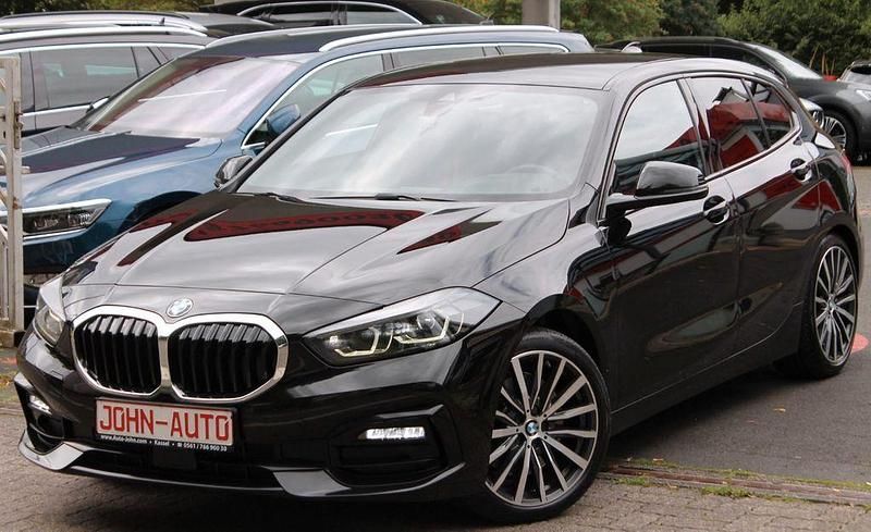 Gebraucht BMW 120 Sport Line 190 PS (139 kW) 2021 Schwarz ii/bonnet fluid black Kleinwagen