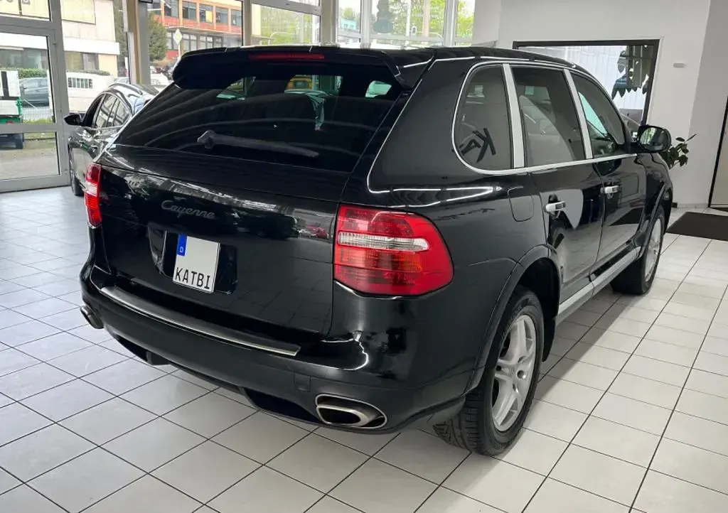 Second-hand Porsche Cayenne 290 CP (213 kW) 2009 Negru SUV