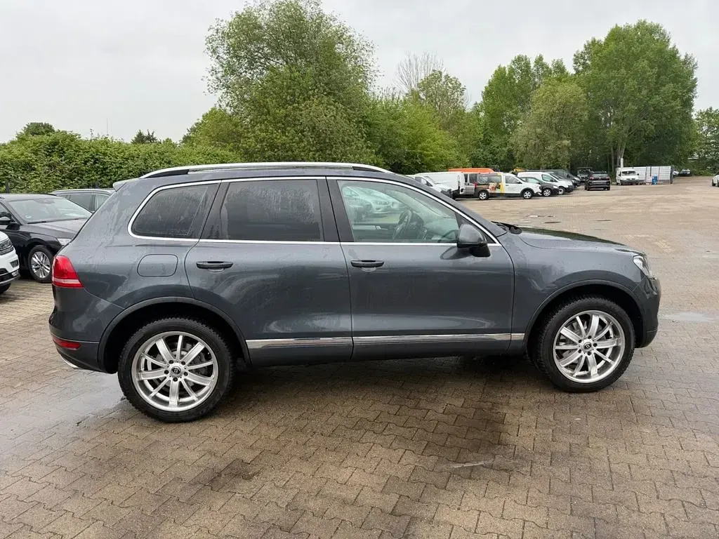 Gebraucht VW Touareg 245 PS (180 kW) 2012 Grau SUV