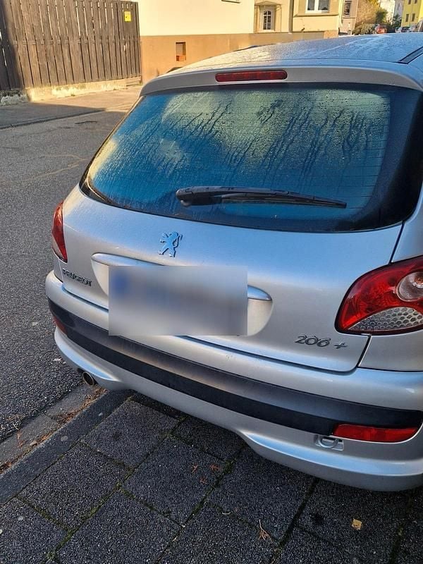 Gebraucht Peugeot 206+ 75 PS (55 kW) 2010 Silber Kleinwagen