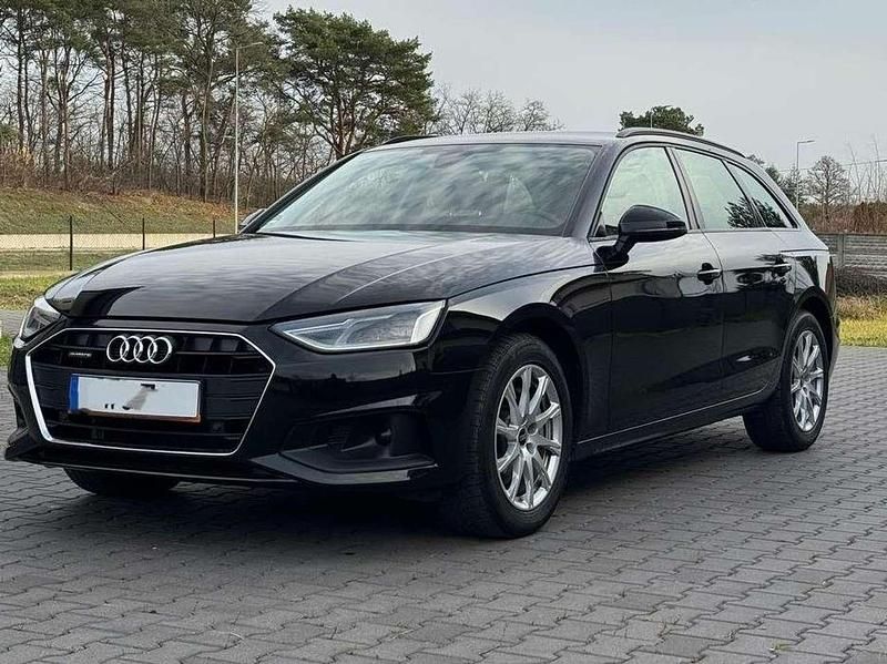 Brillantschwarz Gebraucht 2021 Audi A4 Kombi | 17.300 € (Superpreis) - Bild 1/4