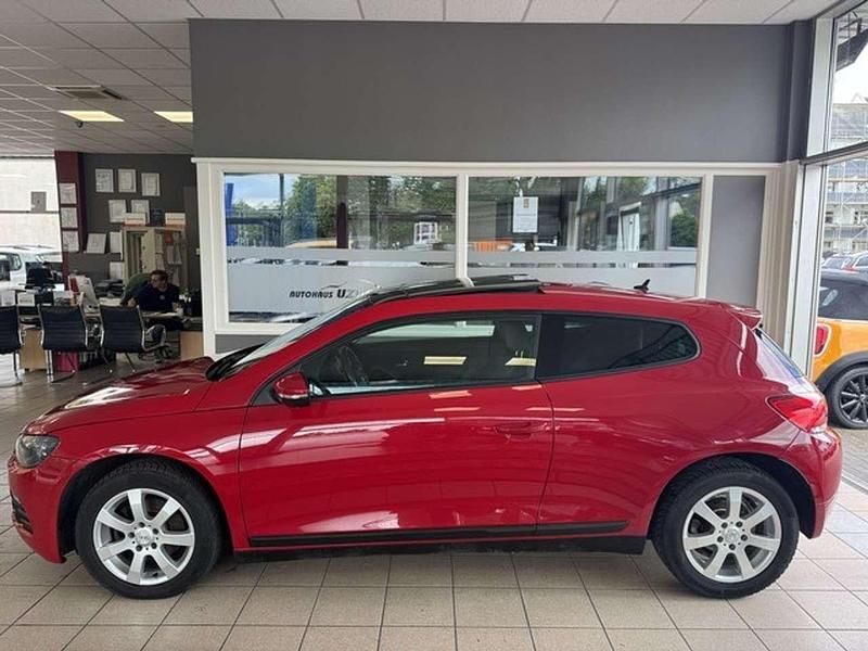Rot Gebraucht 2011 VW Scirocco Sportline Coupé | 6.990 € (Fairer Preis) - Bild 1/3