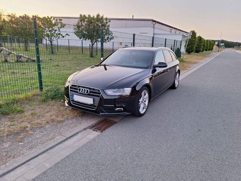 Schwarz Gebraucht 2015 Audi A4 S-Line Kombi | 15.000 € (Fairer Preis) - Bild 1/4