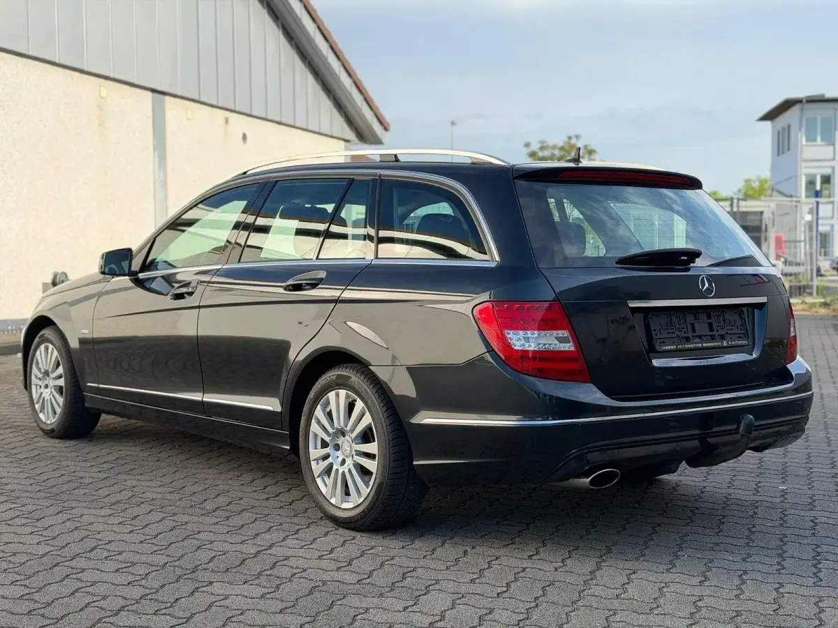 Gebraucht Mercedes C200 184 PS (135 kW) 2012 Grau Limousine