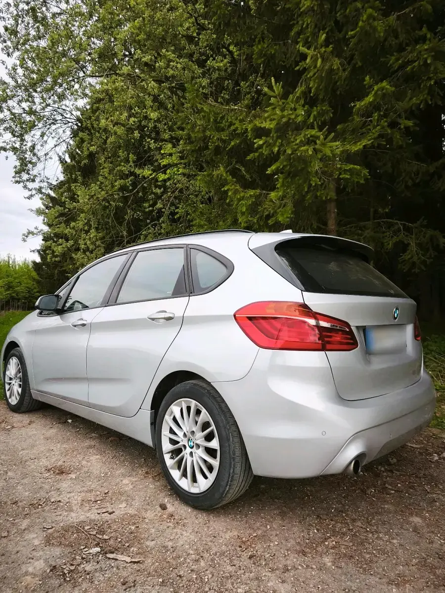 Gebraucht BMW 216 Active Tourer 116 PS (85 kW) 2018 Silber Van / Kleinbus