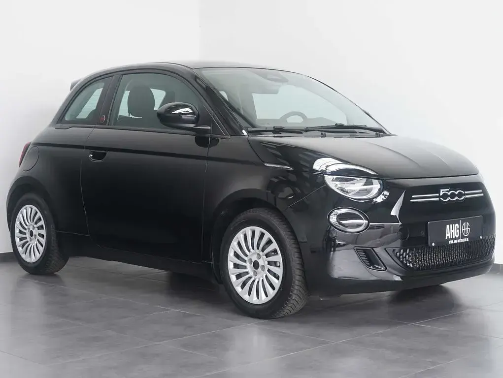 Gebraucht Fiat 500e Red 69 kW (95 PS) 2025 Schwarz Kleinwagen