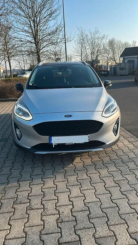 Gebraucht Ford Fiesta Active 101 PS (74 kW) 2019 Silber Kleinwagen
