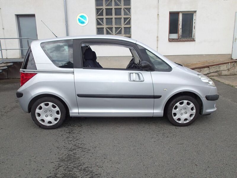 Silber Gebraucht 2007 Peugeot 1007 Kleinwagen | 4.699 € (Teuer) - Bild 1/4