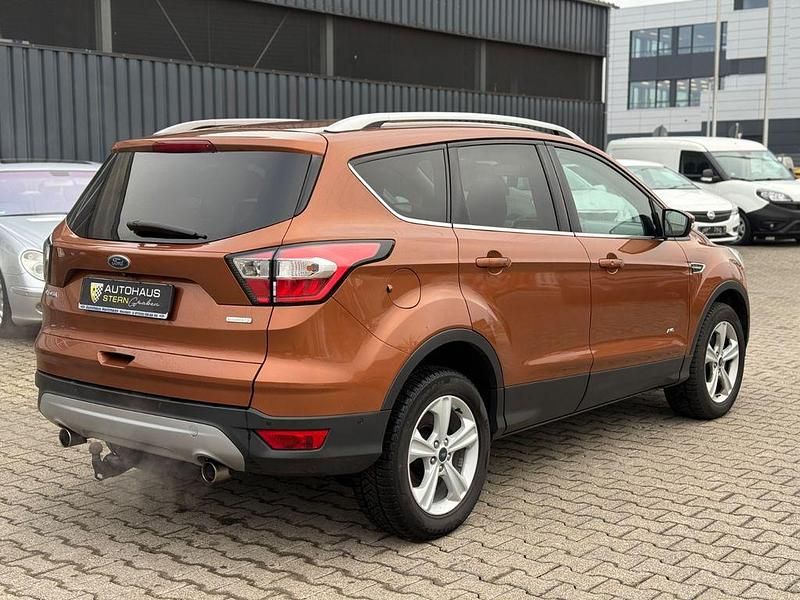 Gebraucht Ford Kuga Titanium 175 PS (128 kW) 2018 Gold SUV
