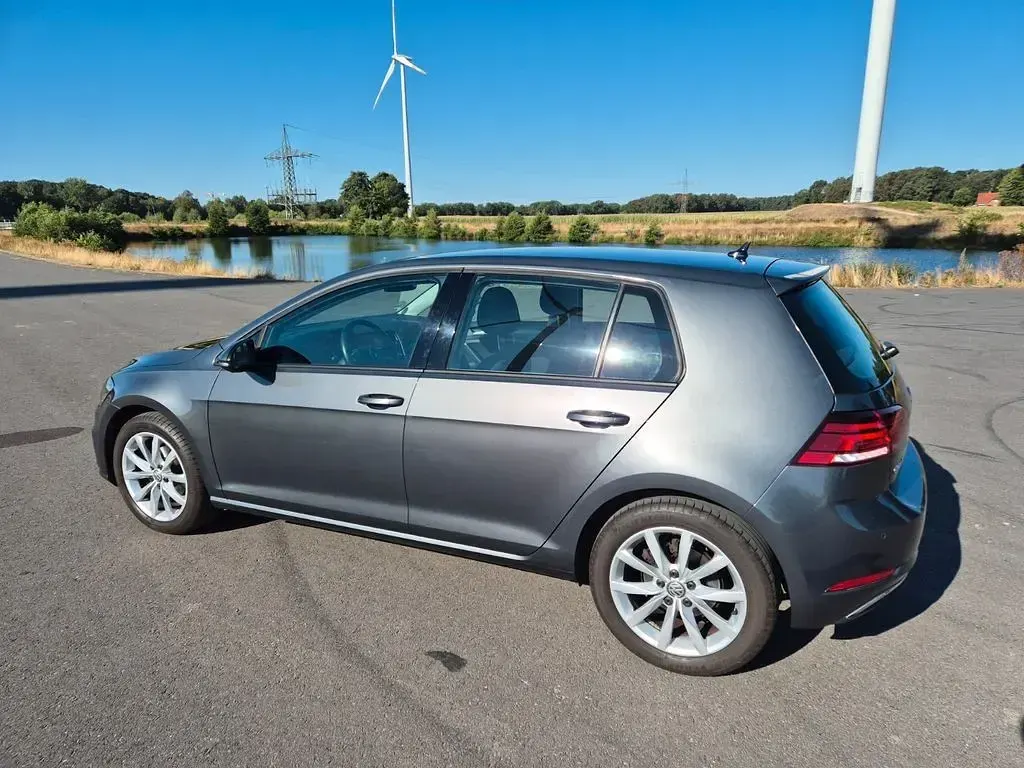 Gebraucht VW Golf VII Comfortline 116 PS (85 kW) 2020 Grau Limousine
