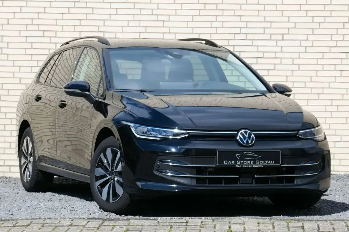 Gebraucht VW Golf VIII Goal 116 PS (85 kW) 2024 Grenadillschwarz Kombi