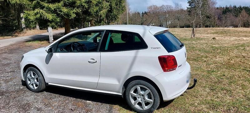 Gebraucht VW Polo 64 PS (47 kW) 2010 Weiß Kleinwagen