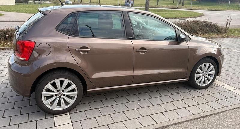 Second-hand VW Polo 105 CP (77 kW) 2012 Maro Hatchback