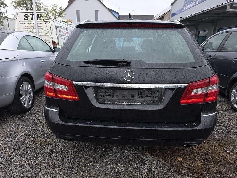 Gebraucht Mercedes E350 265 PS (194 kW) 2011 Schwarz Kombi