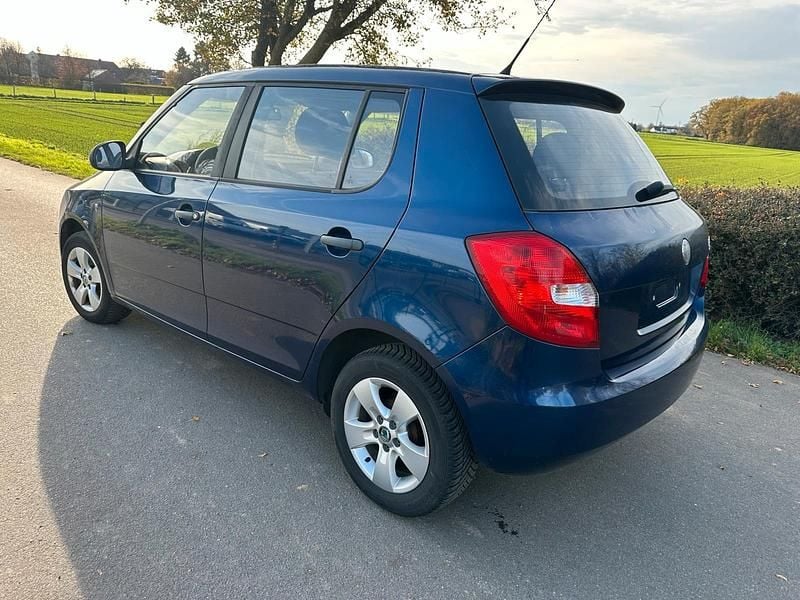 Blau Gebraucht 2009 Skoda Fabia Kleinwagen | 750 € (Guter Preis) - Bild 1/4