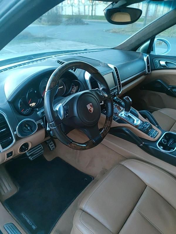 Gebraucht Porsche Cayenne 400 PS (294 kW) 2010 Silber SUV