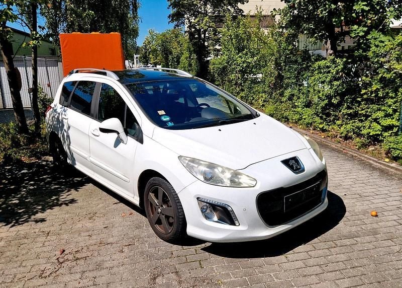 Weiß Gebraucht 2011 Peugeot 308 Kombi | 2.200 € (Guter Preis) - Bild 1/4