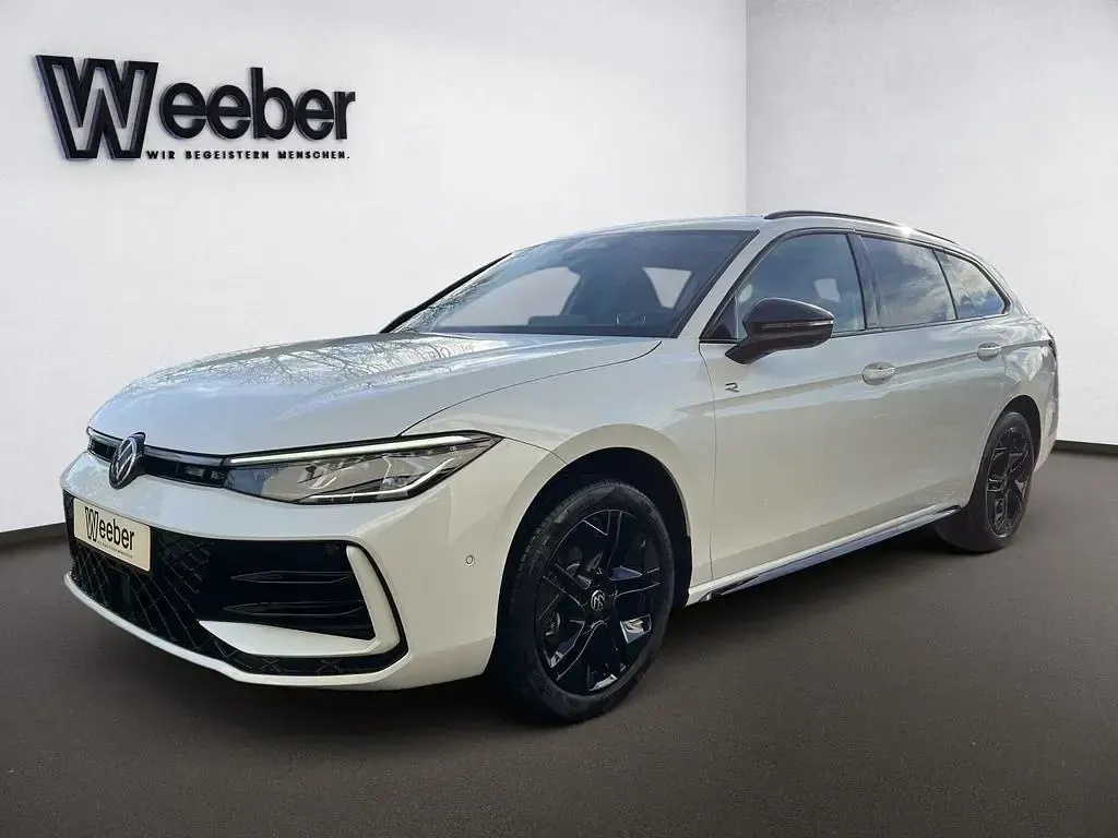 Gebraucht VW Passat R-line 150 PS (110 kW) 2025 Weiß Kombi