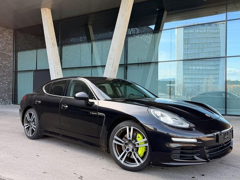 Second-hand Porsche Panamera 462 CP (339 kW) 2016 Negru Hatchback