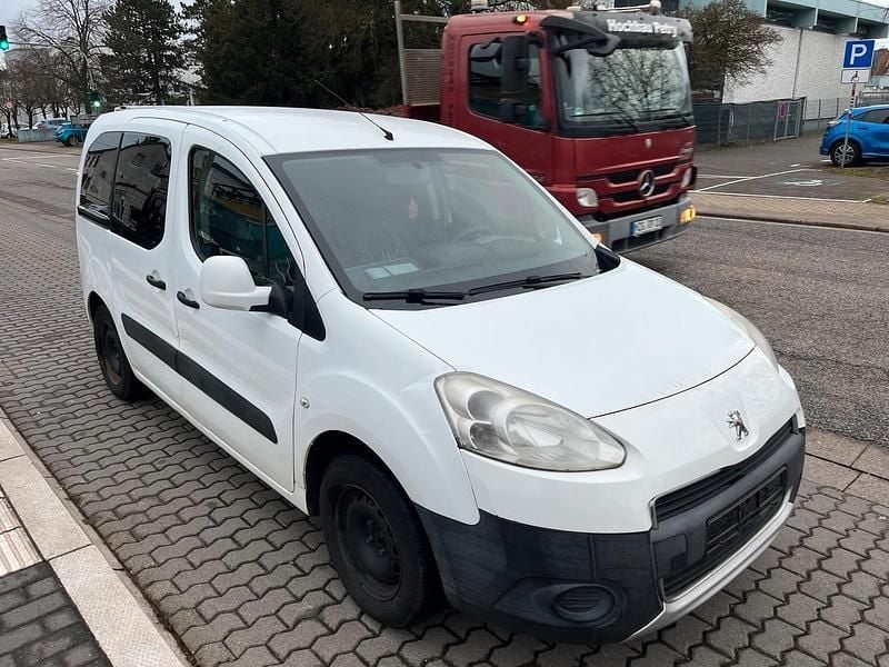 Gebraucht Peugeot Partner 92 PS (67 kW) 2012 Weiß Van / Kleinbus