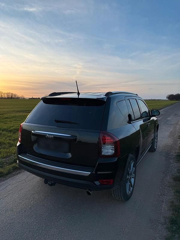 Gebraucht Jeep Compass Limited 170 PS (125 kW) 2015 Schwarz SUV