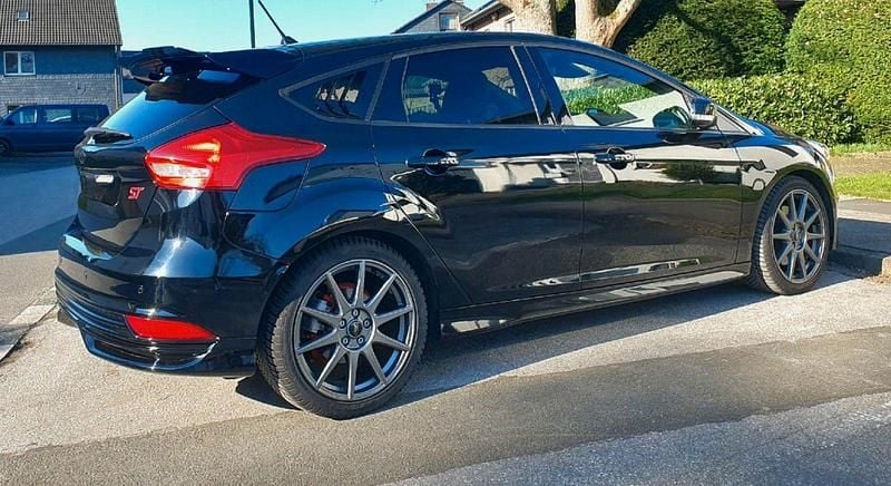 Second-hand Ford Focus ST 250 CP (183 kW) 2017 Berlinǎ