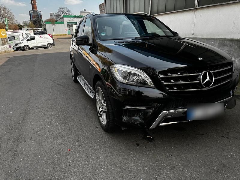 Gebraucht Mercedes ML350 259 PS (190 kW) 2012 Schwarz SUV