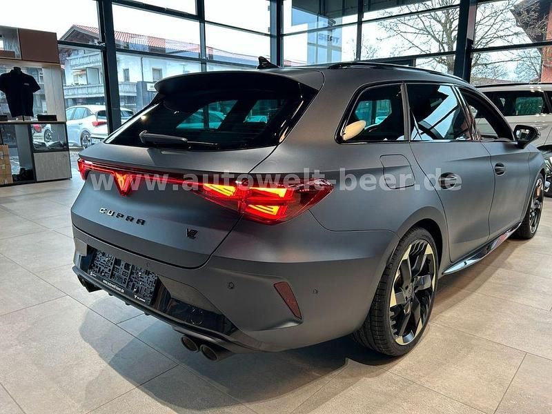 Nowe Cupra Leon VZ 333 KM (244 kW) 2025 Szary Sedan/Limuzyna