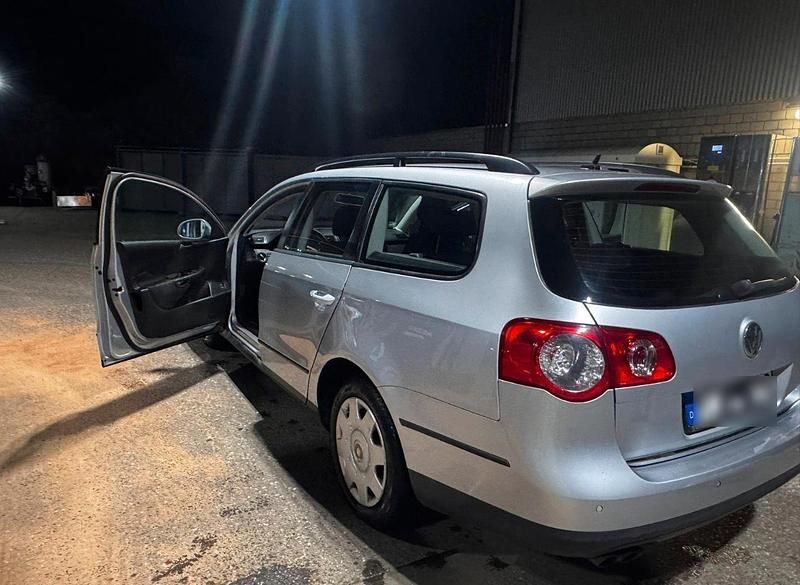 Gebraucht VW Passat 140 PS (102 kW) 2008 Silber Limousine