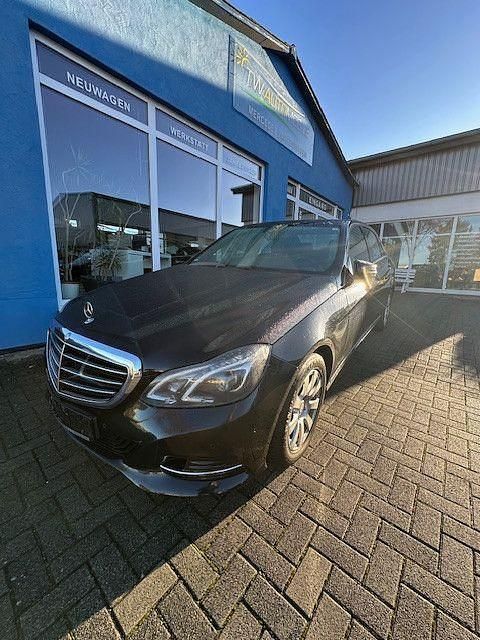 Gebraucht Mercedes E220 170 PS (125 kW) 2015 Limousine