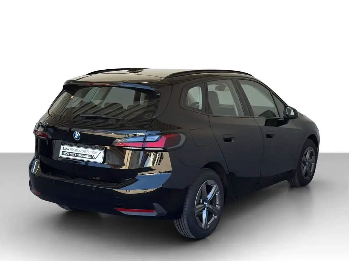 Gebraucht BMW 230e Active Tourer 326 PS (239 kW) 2025 Schwarz uni Van / Kleinbus