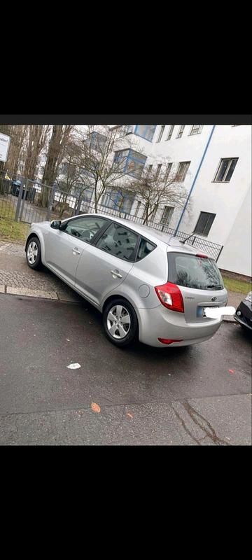 Gebraucht Kia Ceed 125 PS (91 kW) 2011 Grau Kleinwagen
