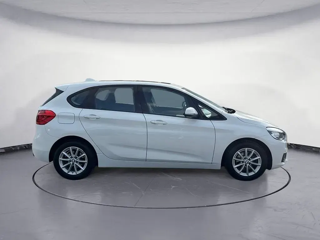 Gebraucht BMW 220 Active Tourer Advantage 192 PS (141 kW) 2016 Weiß Van / Kleinbus