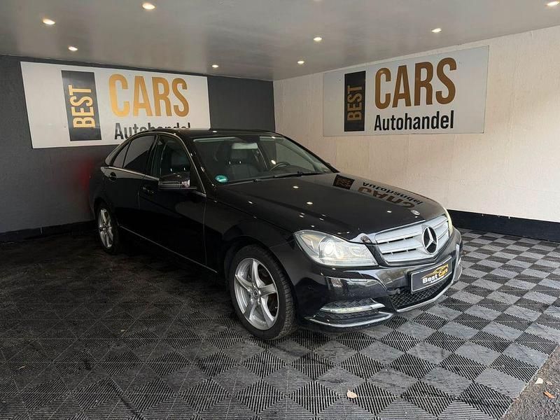 Schwarz Gebraucht 2014 Mercedes C180 Limousine | 8.800 € (Superpreis) - Bild 1/4