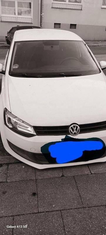 Weiß Gebraucht 2009 VW Polo Team Limousine | 3.600 € (Fairer Preis) - Bild 1/4