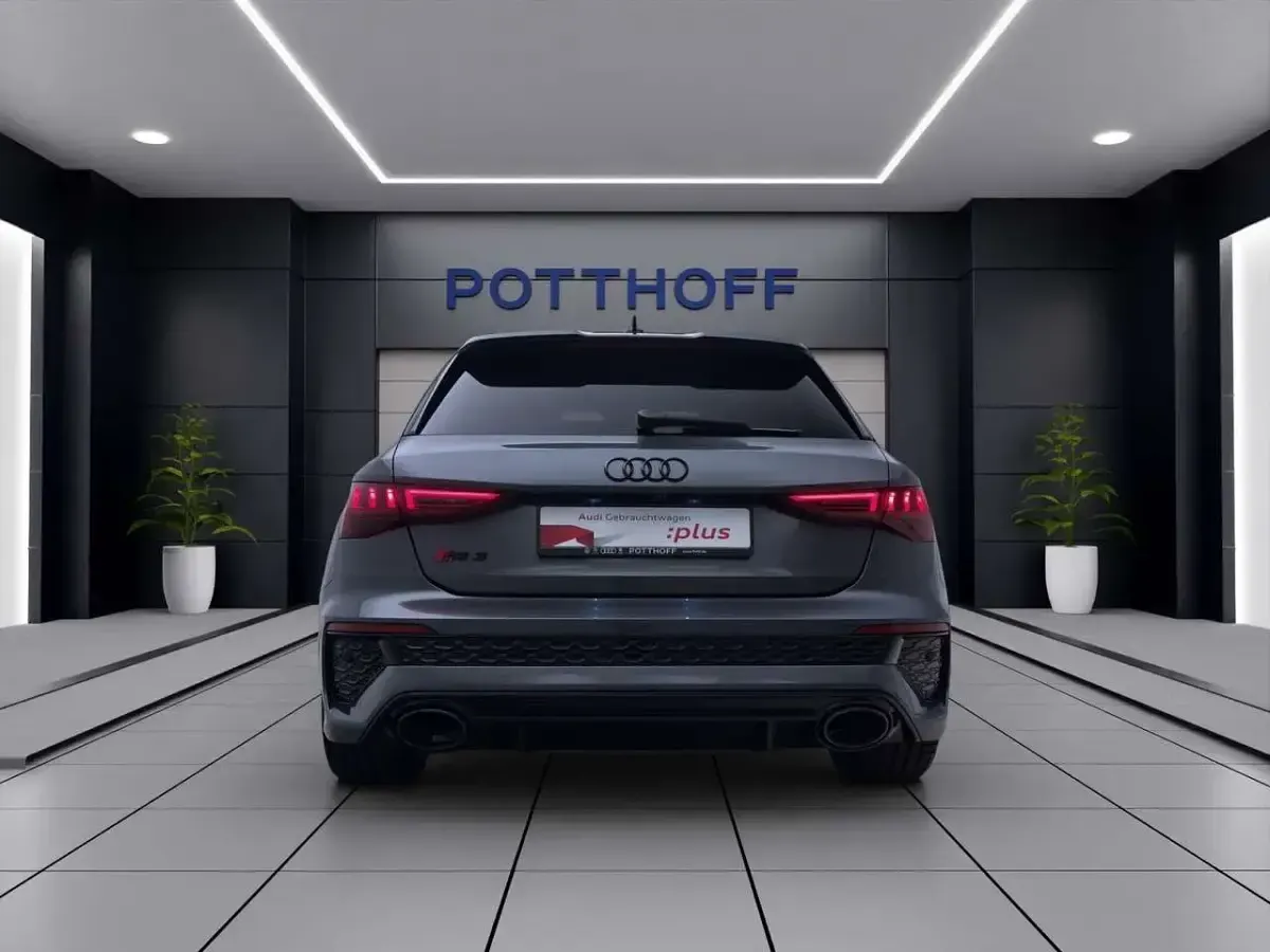 Gebraucht Audi RS3 Sport 400 PS (294 kW) 2024 Grau Limousine