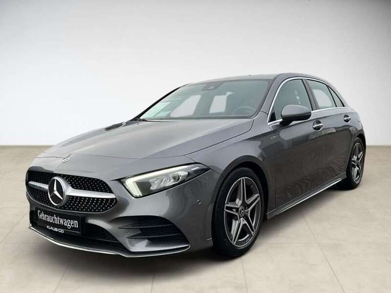 Metalliclack mountaingrau (metallic) Gebraucht 2021 Mercedes A200 AMG Limousine | 23.980 € (Guter Preis) - Bild 1/4