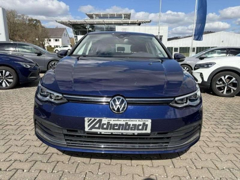 Gebraucht VW Golf VIII Active 150 PS (110 kW) 2022 Atlantic blue perleffekt Limousine