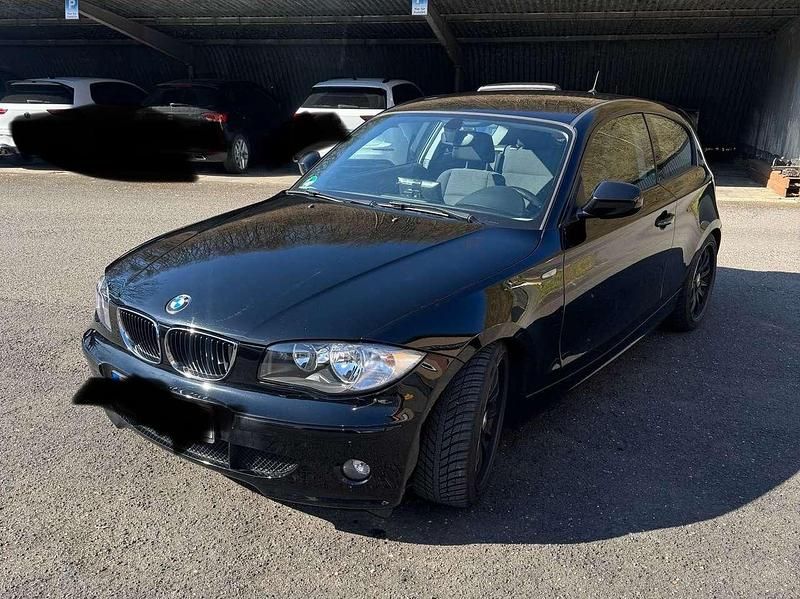 Schwarz Gebraucht 2011 BMW 116 Performance Kleinwagen | 3.900 € (Superpreis) - Bild 1/4
