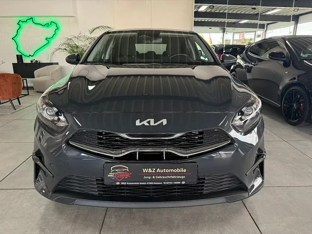 Gebraucht Kia Ceed 160 PS (117 kW) 2024 Grau Kleinwagen