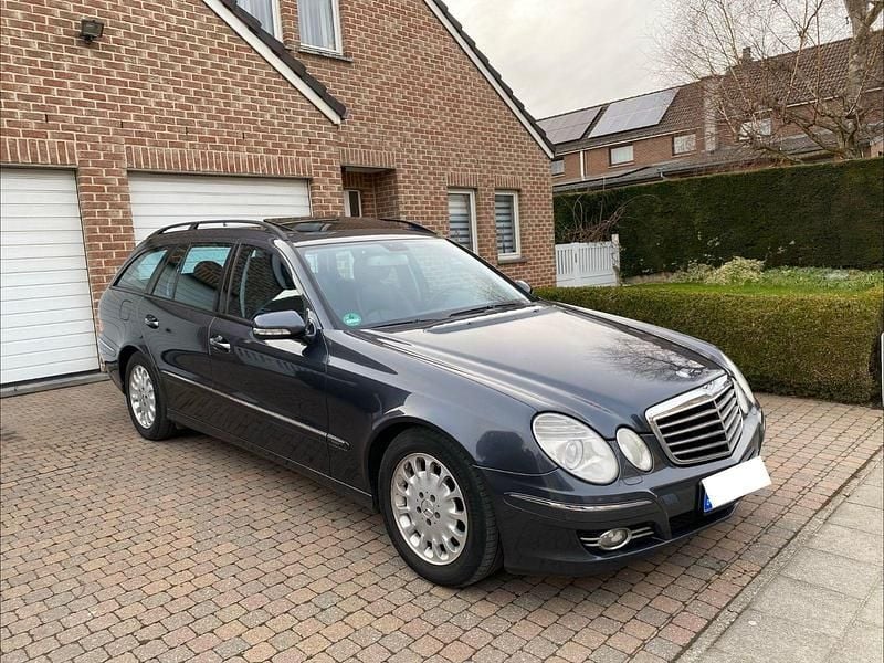 Gebraucht Mercedes E320 Avantgarde 224 PS (164 kW) 2009 Grau Kombi