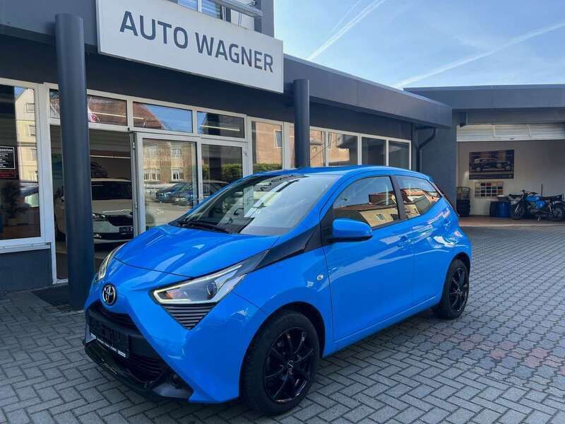 Blau Gebraucht 2021 Toyota Aygo X-play Kleinwagen | 10.990 € (Fairer Preis) - Bild 1/4