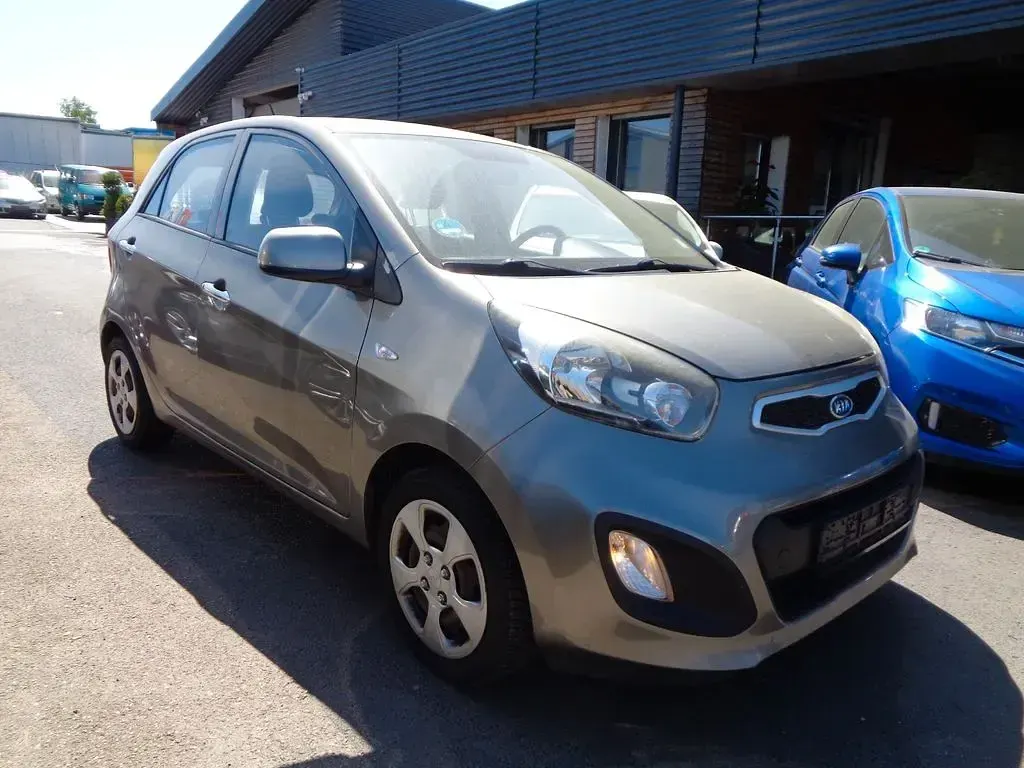 Używany Kia Picanto Edition 7 69 KM (50 kW) 2011 Srebrny Hatchback